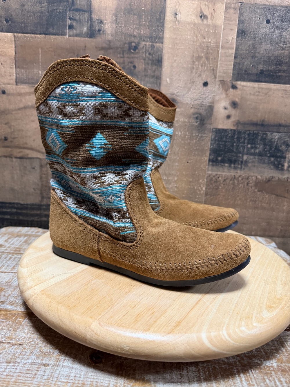 Minnetonka Womens Size 7 Brown Suede Southwestern Woven Moccasin Ankle Boots